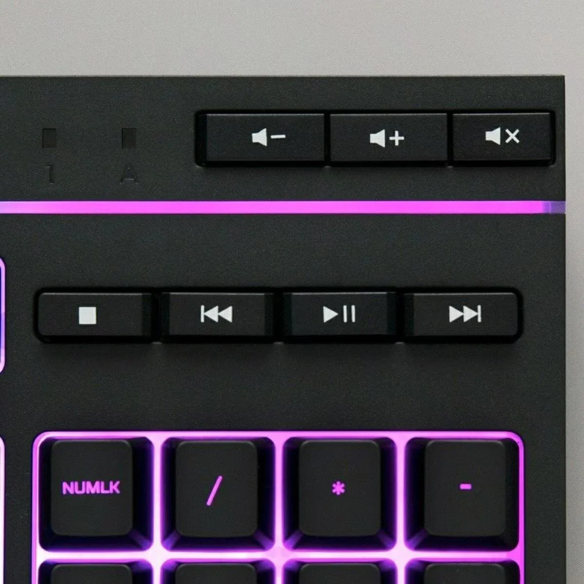 Teclado Gamer Hyperx Alloy Qwerty Español Latinoamérica Color Negro Con Luz Rgb — foto 4