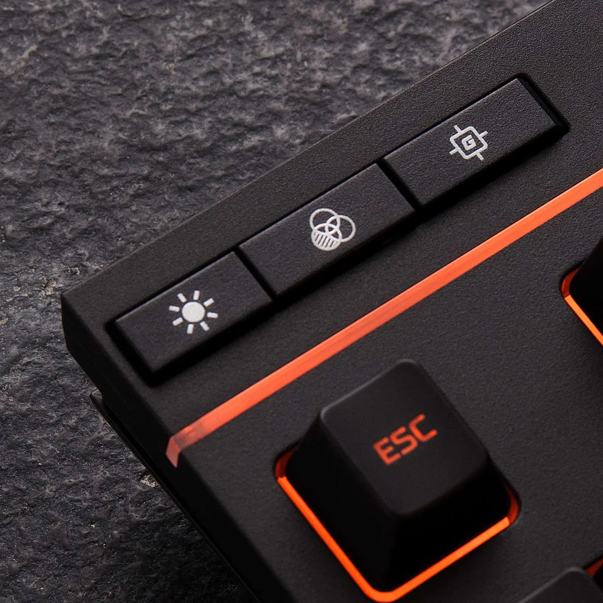 Teclado Gamer Hyperx Alloy Qwerty Español Latinoamérica Color Negro Con Luz Rgb — foto 6